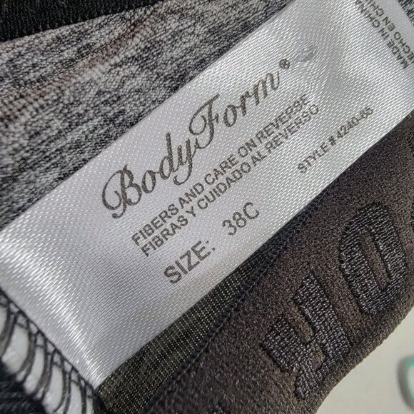 BodyForm Sports Bra Women’s Gray Black Cut Out Racer-back Size 38C - Picture 4 of 5